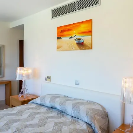 Вилла Pandora Beach Front Luxury Пафос